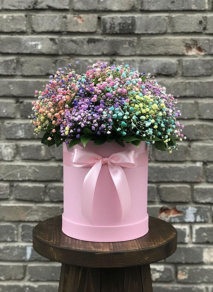 Цветочная композиция из Гипсофила и Розы в шляпной коробке в Усадище