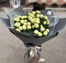 Букет Белые кустовые розы Солинеро в Усадище