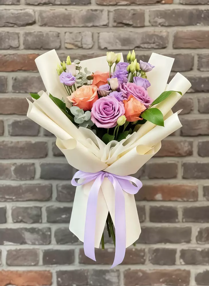 Букет цветов из: Лизиантусы и Розы в Усадище