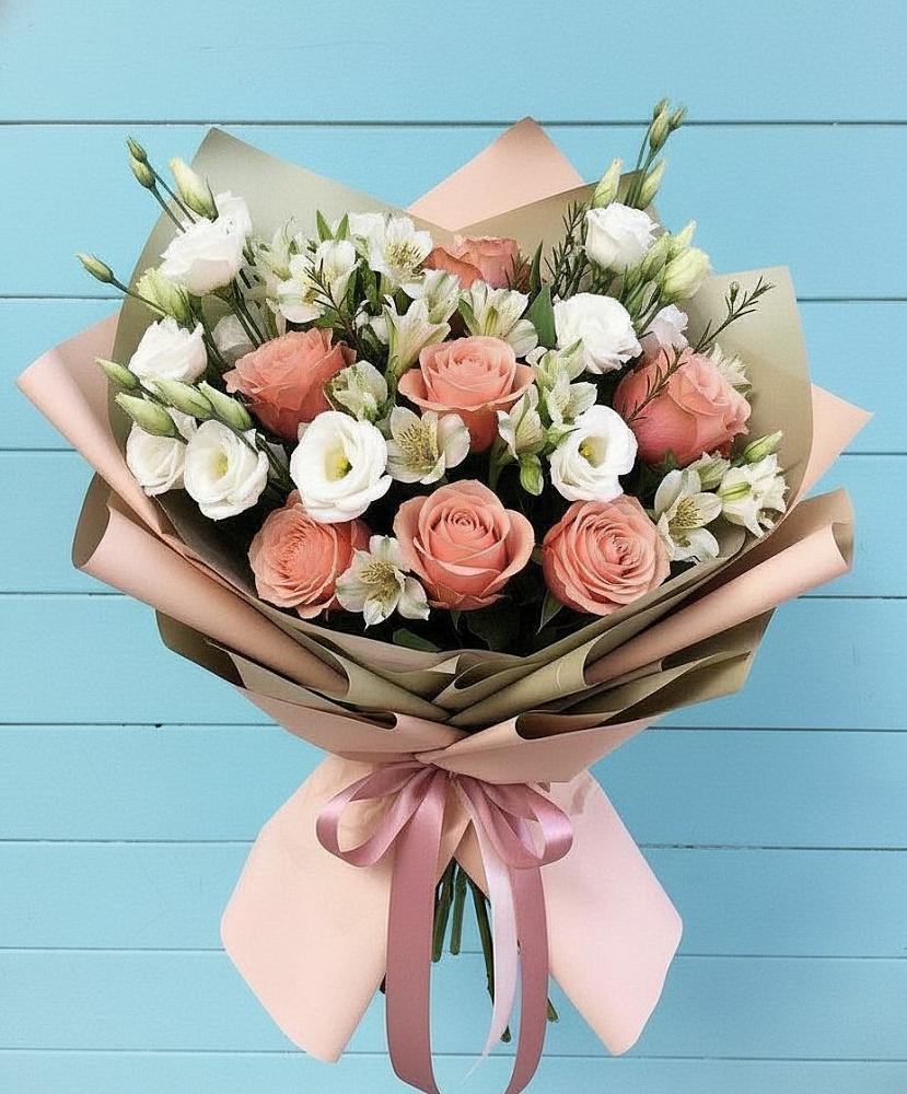 Букет цветов из: Розы, Альстромерии и Лизиантусы в Усадище