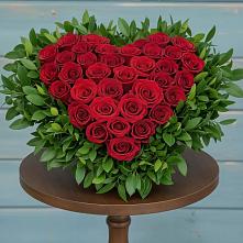 Цветочная композиция из Розы в виде сердца в Усадище