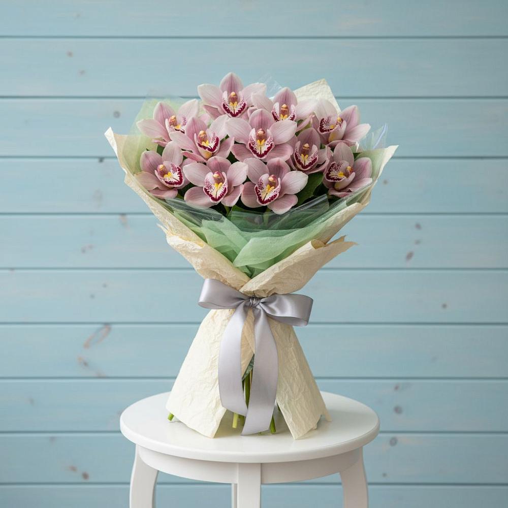 Букет цветов из: Орхидеи и Розы в Усадище