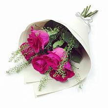 Букет цветов из:  Розы в Усадище
