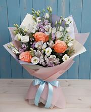 Букет цветов из:  Лизиантусы, Розы, Альстромерии и Гипсофила в Усадище