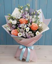 Букет цветов из:  Лизиантусы, Розы, Альстромерии и Гипсофила в Усадище