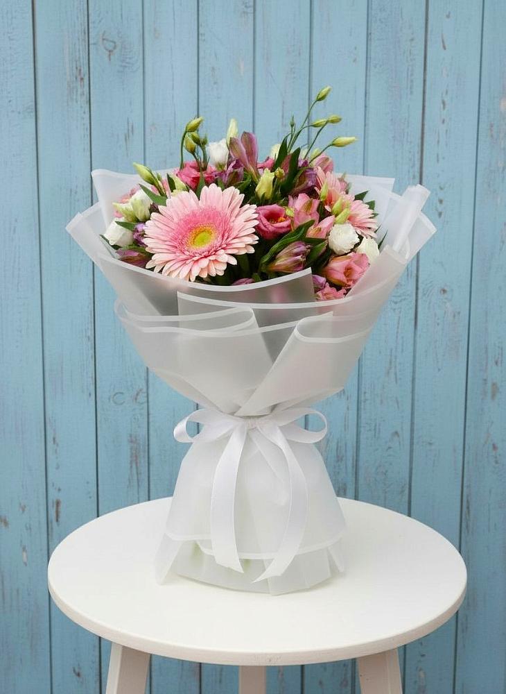 Букет цветов из: Герберы, Альстромерии и Лизиантусы в Усадище