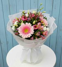 Букет цветов из:  Герберы, Альстромерии и Лизиантусы в Усадище